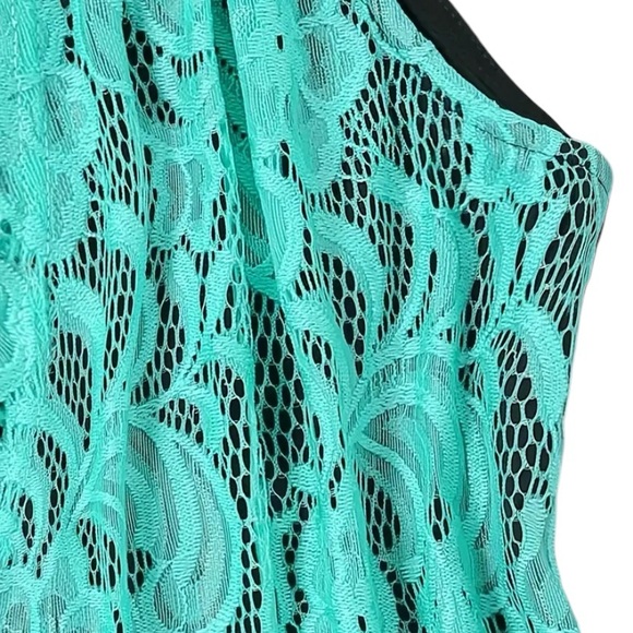 NWOT Black and Green Sleeveless Blouse with Cut Out Tie Front - Picture 3 of 11